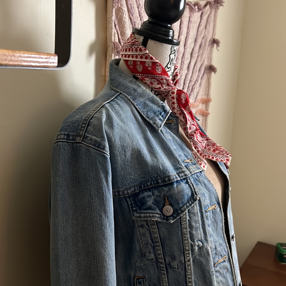 Levi’s Oversized Boyfriend Jacket - Picture 2 of 5